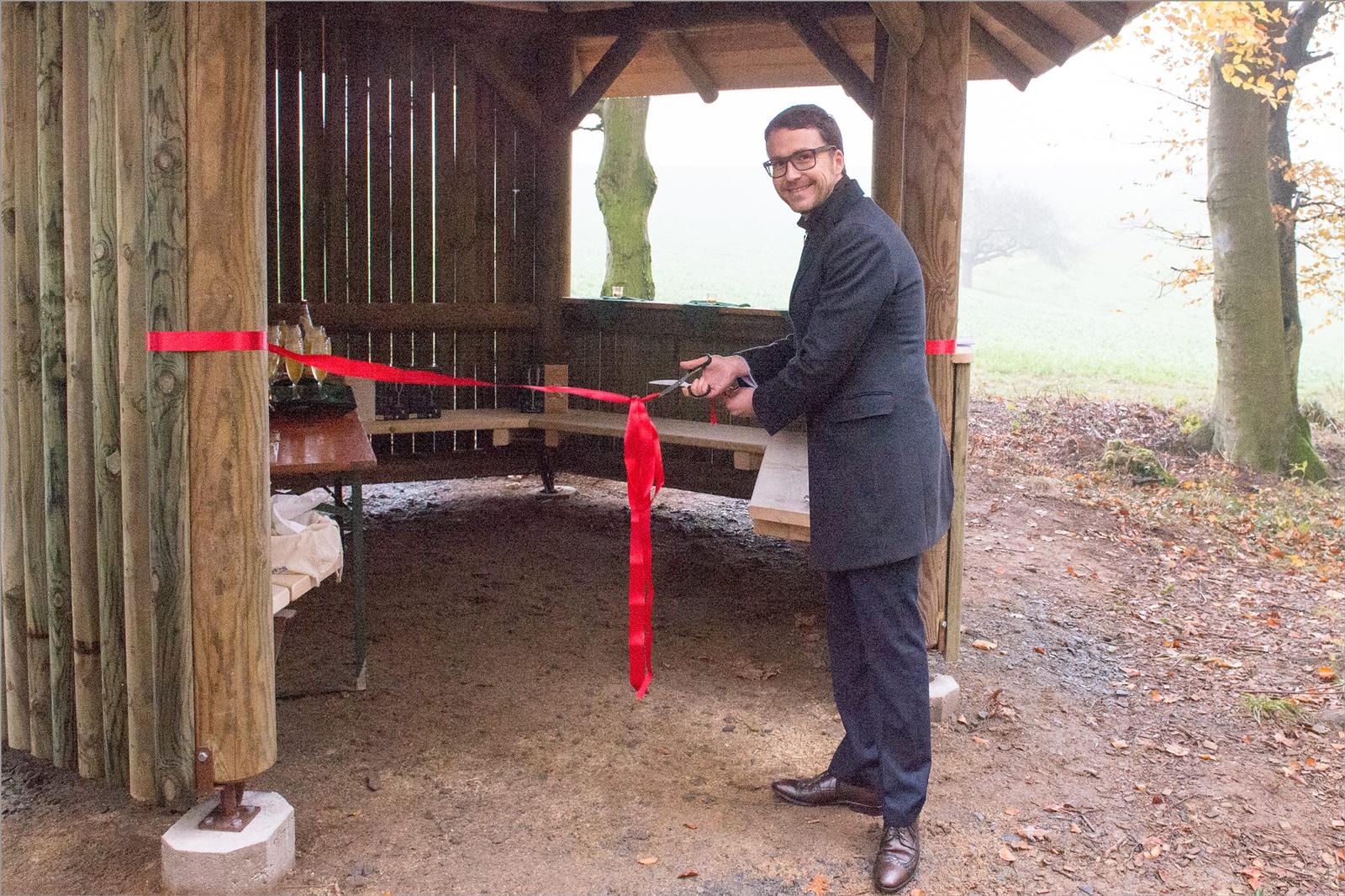 Einweihung der Schutzhütte am Bestattungswald 12 Aposten bei Nonrod - Foto Bernd Dörwald Einweihung der Schutzhütte am Bestattungswald 12 Aposten bei Nonrod - Foto Bernd Dörwald