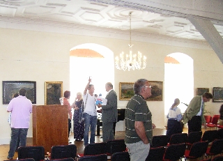 Besucher der Ausstellung Johannes Lippmann im Museum Schloss Lichtenberg Besucher der Ausstellung Johannes Lippmann im Museum Schloss Lichtenberg